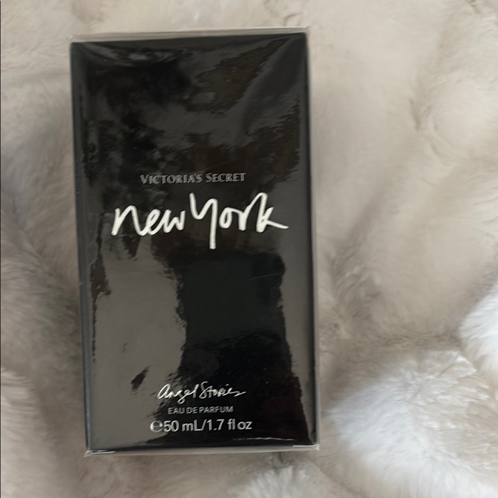 Victoria's Secret New York Eau de Parfum - Black and White